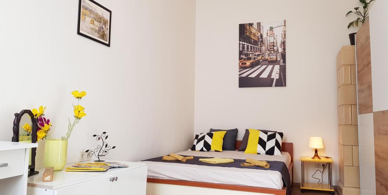 Center Royalty Apartment Boedapest Buitenkant foto